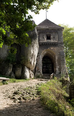 Entrada al Castillo del Parque Ojców